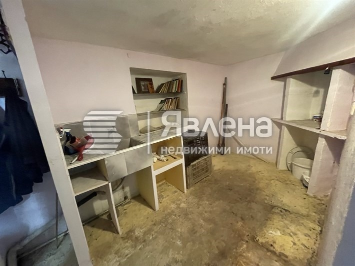Продава ЕТАЖ ОТ КЪЩА, гр. Варна, Цветен квартал, снимка 7 - Етаж от къща - 55095518