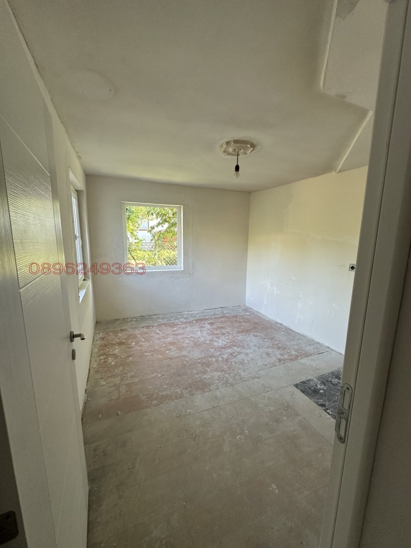 Продава КЪЩА, гр. Левски, област Плевен, снимка 10 - Къщи - 53232065