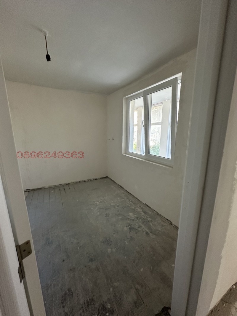 Продава КЪЩА, гр. Левски, област Плевен, снимка 11 - Къщи - 53232065