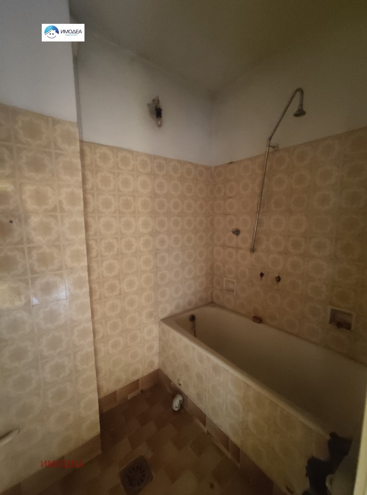 Продава МНОГОСТАЕН, гр. Велико Търново, Бузлуджа, снимка 4 - Апартаменти - 55061390
