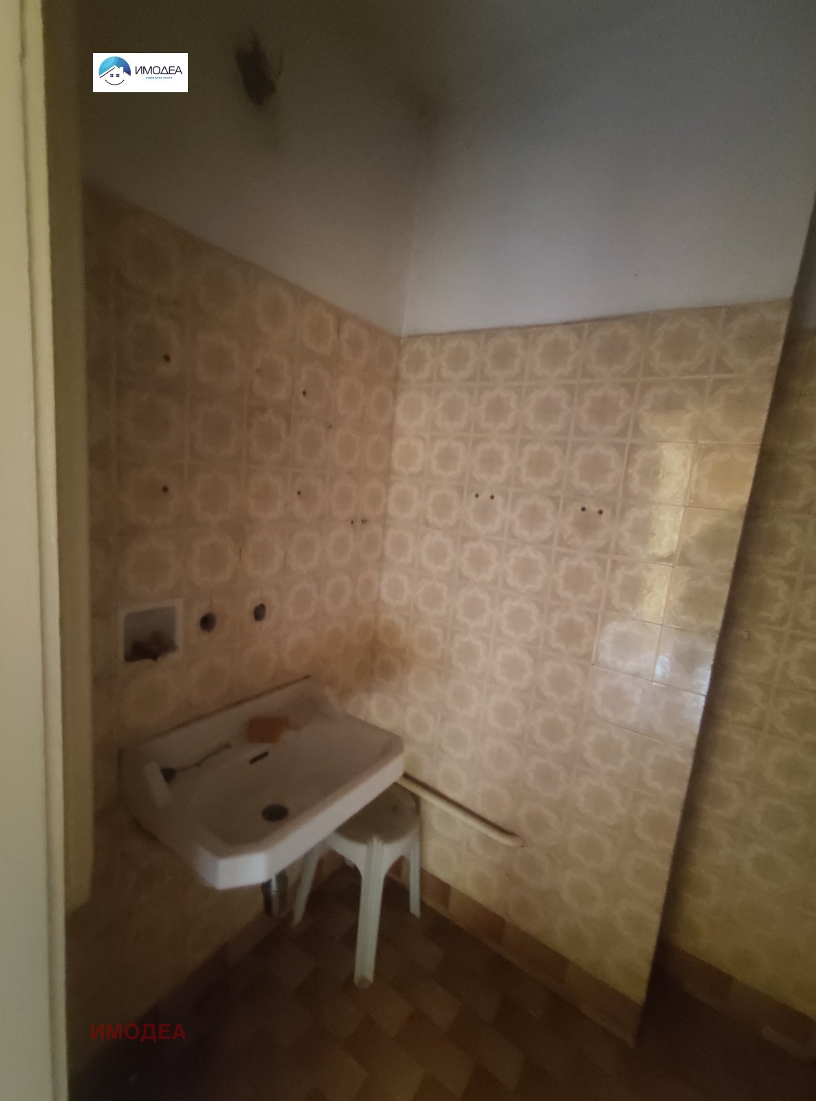 Продава МНОГОСТАЕН, гр. Велико Търново, Бузлуджа, снимка 3 - Апартаменти - 55061390