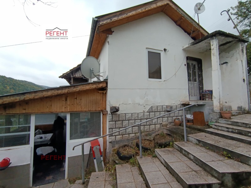 Продава КЪЩА в област Габрово, с. Трънито - 72 кв.м / 33 000 € » 64 542.39 лв., РЕГЕНТ