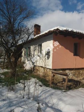Продажба на имоти в с. Мерданя, област Велико Търново - изображение 1 