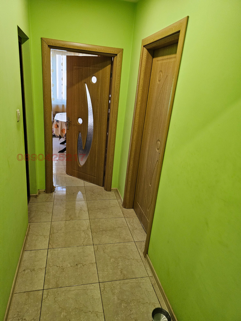 Продава МНОГОСТАЕН, гр. Разград, Васил Левски, снимка 2 - Апартаменти - 52785214