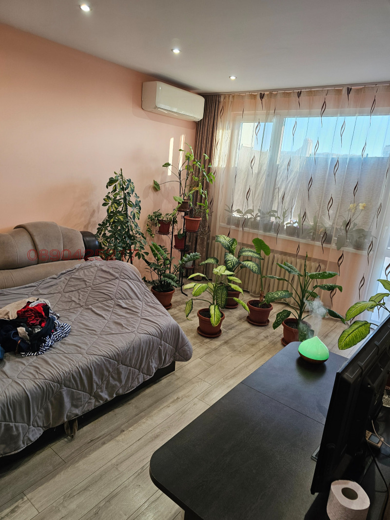 Продава МНОГОСТАЕН, гр. Разград, Васил Левски