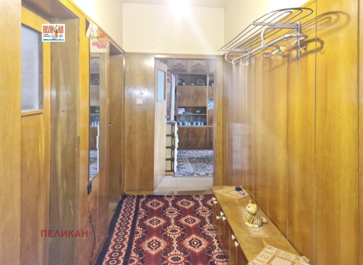 Продава ЕТАЖ ОТ КЪЩА, гр. Велико Търново, Център, снимка 9 - Етаж от къща - 54649130