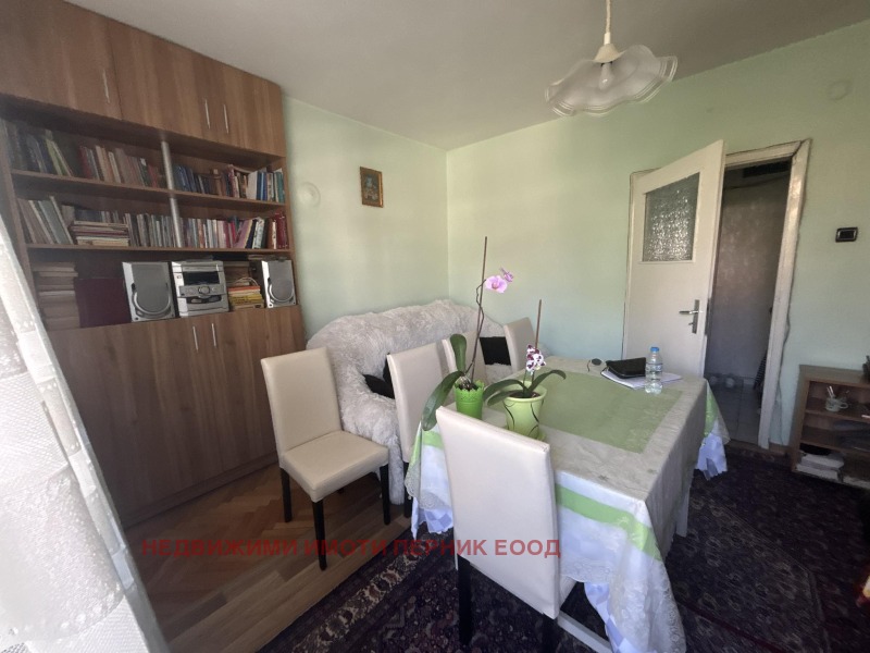 Продава  3-стаен град Перник , Център , 84 кв.м | 54741065 - изображение [2]