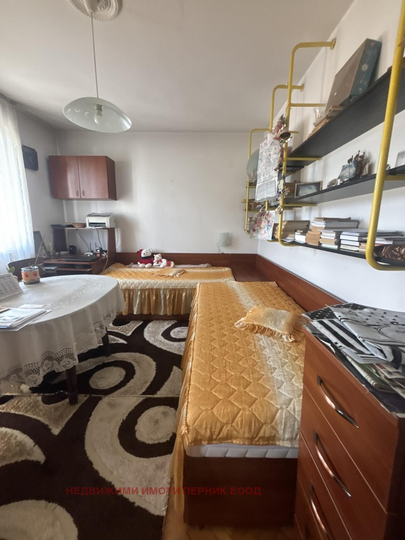 Продава  3-стаен град Перник , Център , 84 кв.м | 54741065 - изображение [7]