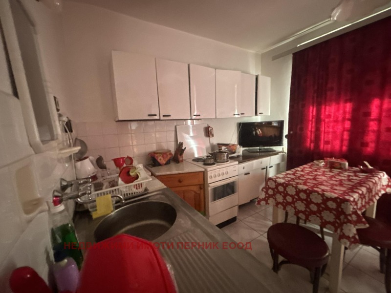 Продава  3-стаен град Перник , Център , 84 кв.м | 54741065 - изображение [8]