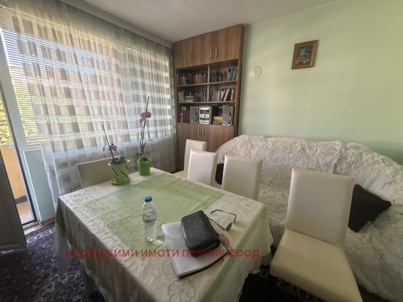 Продава  3-стаен град Перник , Център , 84 кв.м | 54741065