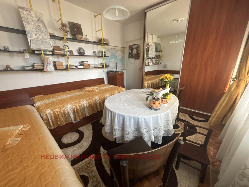 Продава  3-стаен град Перник , Център , 84 кв.м | 54741065 - изображение [6]
