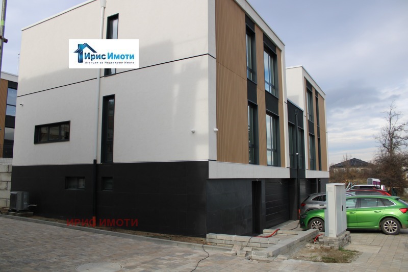 Продава КЪЩА, гр. София, с. Бистрица, снимка 2 - Къщи - 49573177