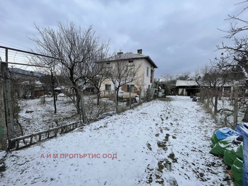 Продава КЪЩА, с. Ваксево, област Кюстендил, снимка 2 - Къщи - 53112055