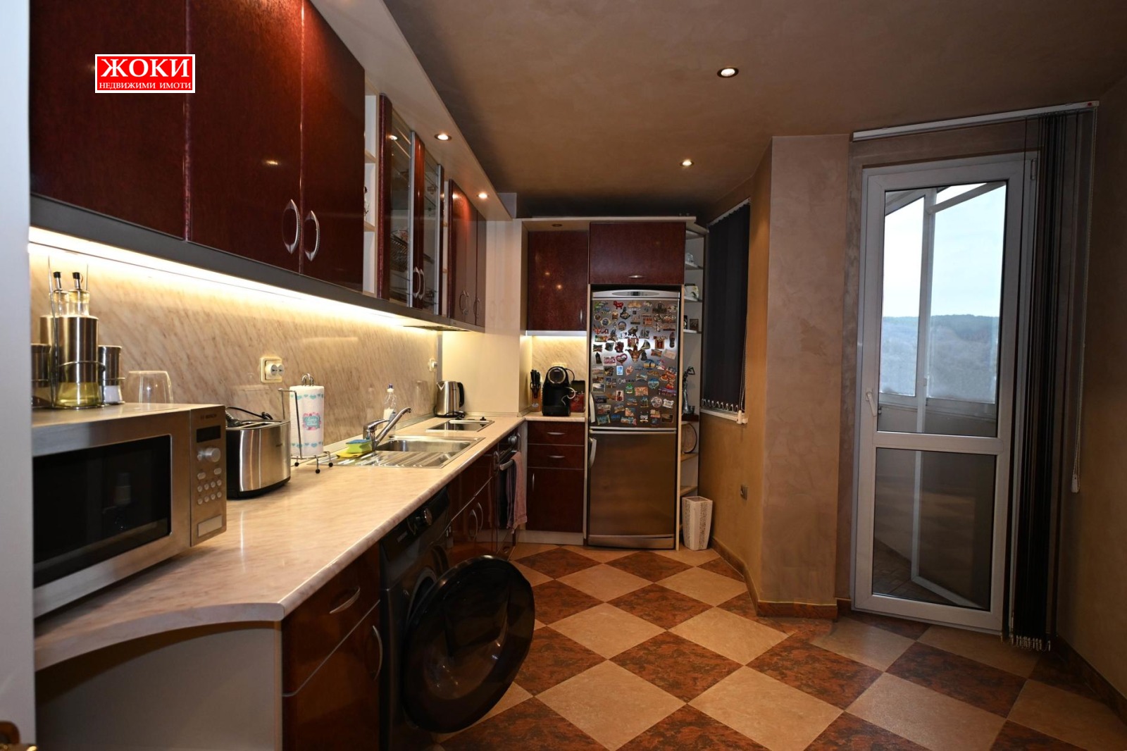 Продава МНОГОСТАЕН, гр. Перник, Център, снимка 5 - Апартаменти - 53896672