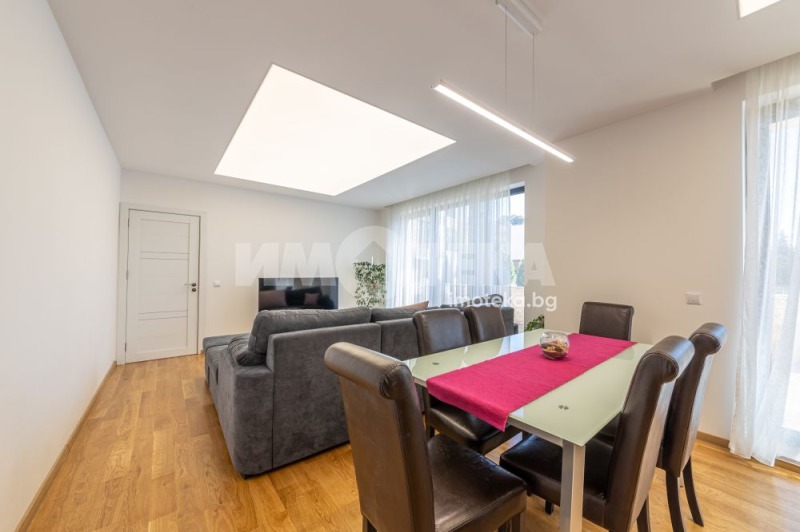 Продава МНОГОСТАЕН, гр. Варна, Бриз, снимка 2 - Апартаменти - 52331272