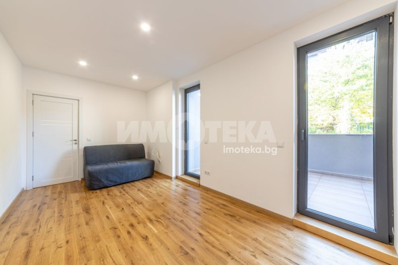 Продава МНОГОСТАЕН, гр. Варна, Бриз, снимка 2 - Апартаменти - 52331272