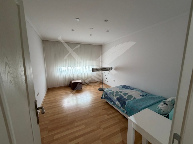 Продава ЕТАЖ ОТ КЪЩА, гр. Айтос, област Бургас, снимка 2 - Етаж от къща - 53275023