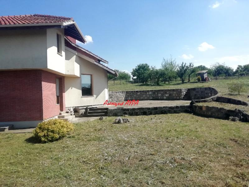 Продава  Къща област Враца , с. Горни Вадин , 300 кв.м | 10453580 - изображение [2]
