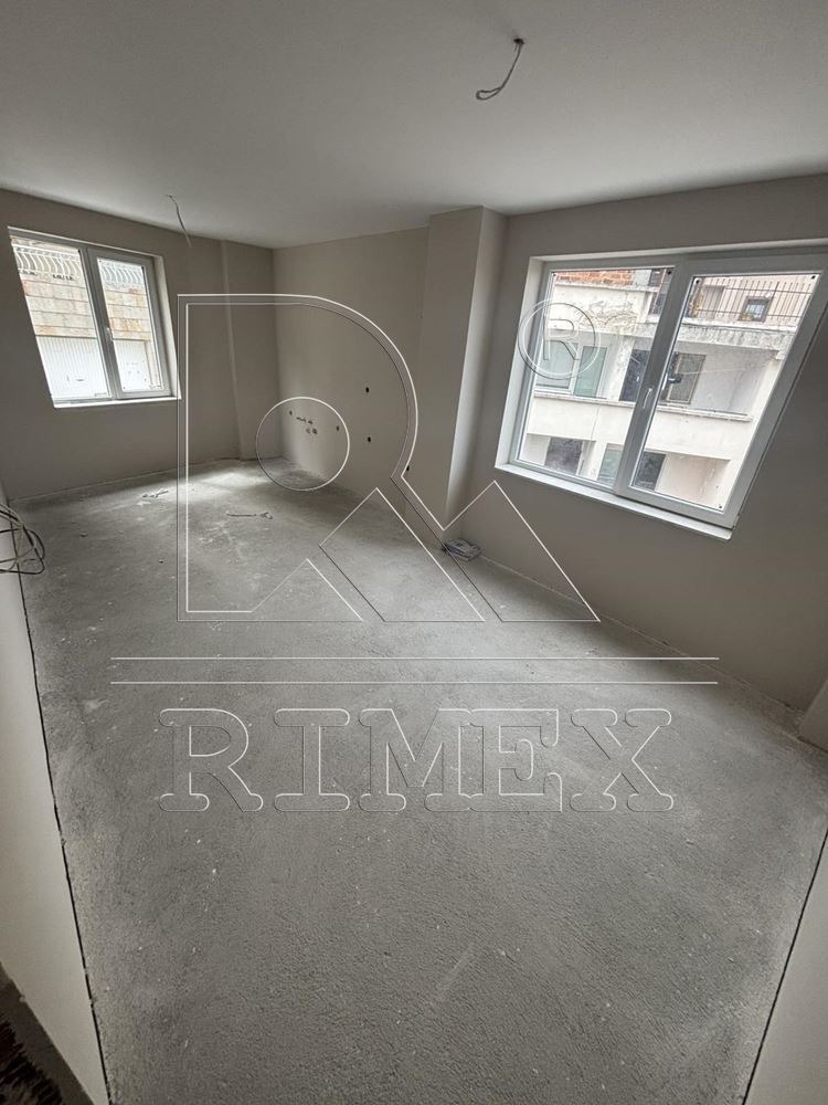 De vânzare  1 dormitor Plovdiv , Țentâr , 52 mp | 12195118