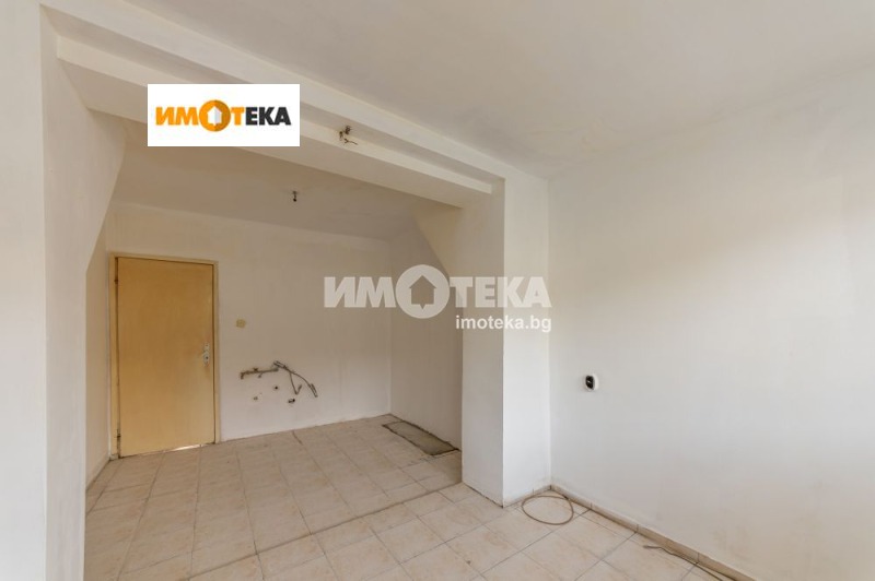 Продава 3-СТАЕН, гр. Варна, Зимно кино Тракия, снимка 6 - Aпартаменти - 48096038