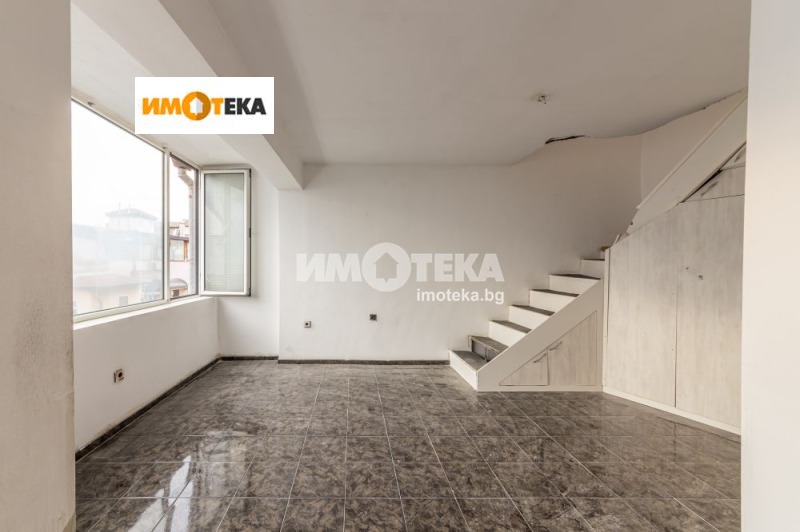 Продава 3-СТАЕН, гр. Варна, Зимно кино Тракия, снимка 1 - Aпартаменти - 48096038