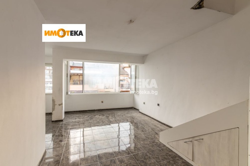 Продава 3-СТАЕН, гр. Варна, Зимно кино Тракия, снимка 3 - Aпартаменти - 48096038