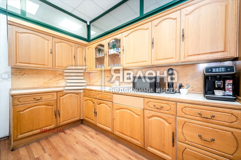 Eladó  Hivatal Sofia , Gorubljane , 389 négyzetméter | 30167252 - kép [12]