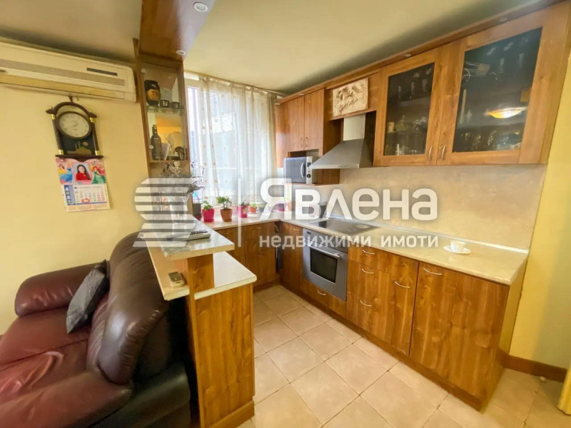 Продава 4-СТАЕН в град Варна, Лятно кино Тракия - 100 кв.м / 223 000 € » 436 150.09 лв., ЯВЛЕНА - ОФИС ВАРНА