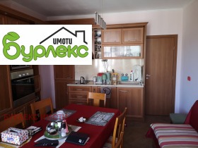 2 sovrum Tjataldja, Varna