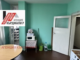 Многостаен град Кърджали, Център 8