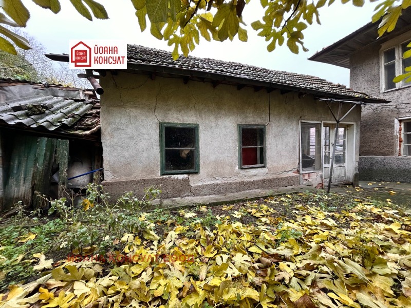 Продава КЪЩА, гр. Никопол, област Плевен, снимка 2 - Къщи - 52398548