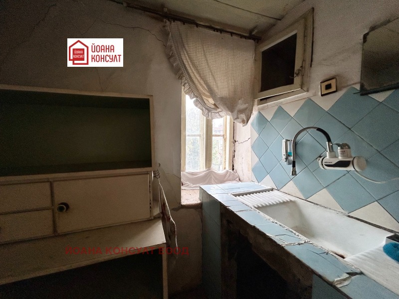 Продава КЪЩА, гр. Никопол, област Плевен, снимка 10 - Къщи - 52398548