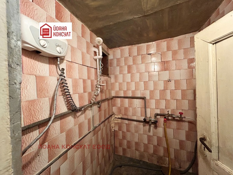 Продава КЪЩА, гр. Никопол, област Плевен, снимка 11 - Къщи - 52398548