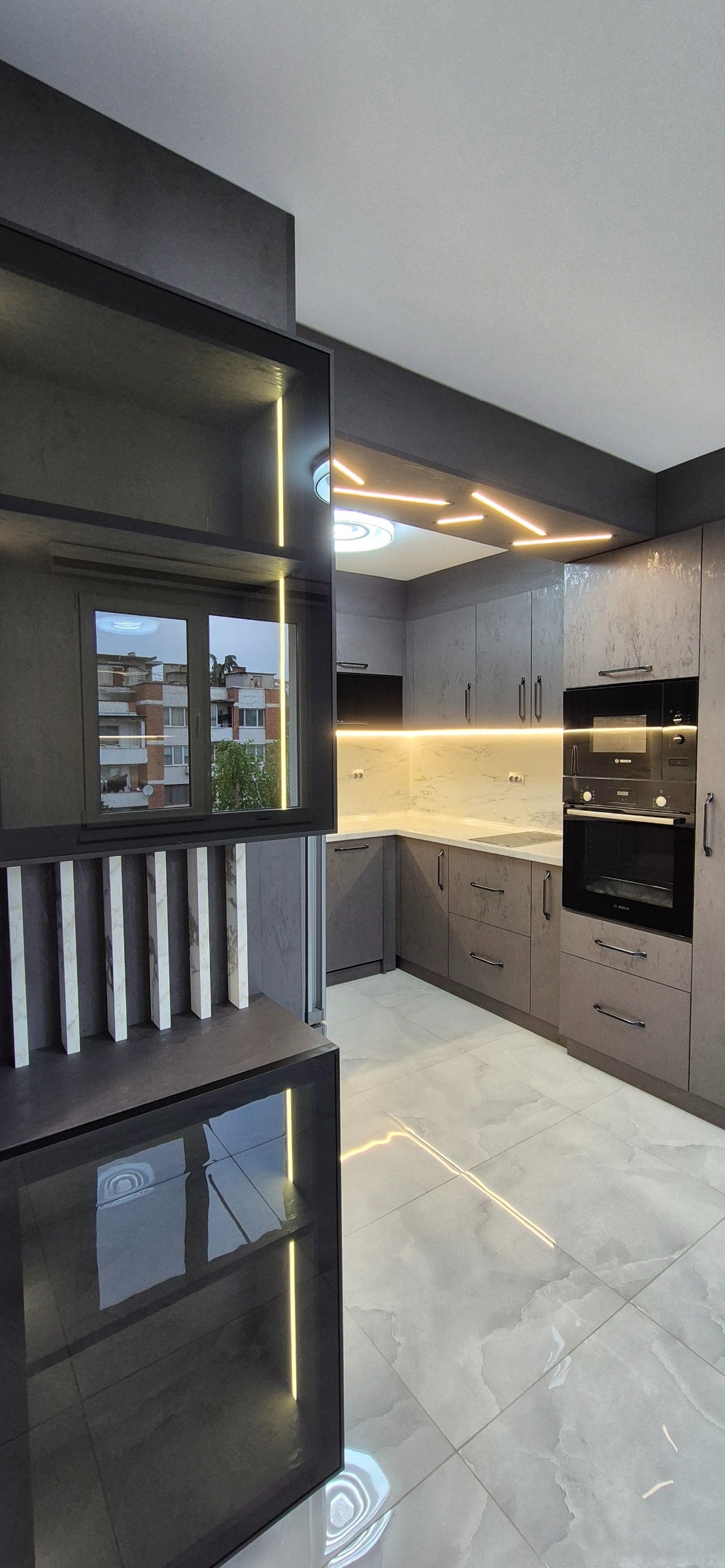 Продава 3-СТАЕН, гр. Велико Търново, Център, снимка 2 - Апартаменти - 53808301