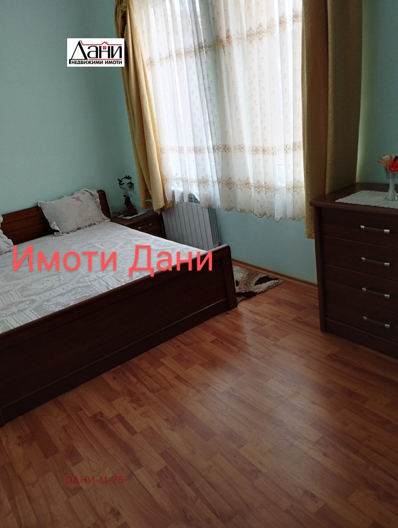 Продава 3-СТАЕН, гр. Шумен, Център, снимка 3 - Aпартаменти - 49533470