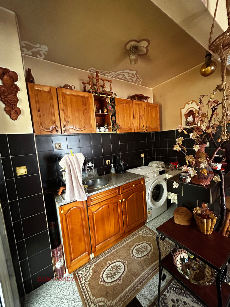 Продава  2-стаен град Пловдив , Кършияка , 70 кв.м | 87183681 - изображение [6]