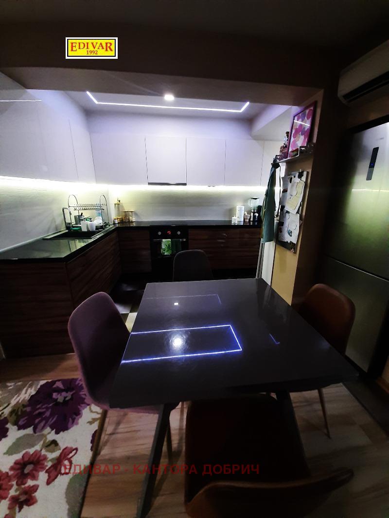 Продава 4-СТАЕН, гр. Добрич, Център, снимка 6 - Апартаменти - 54094775