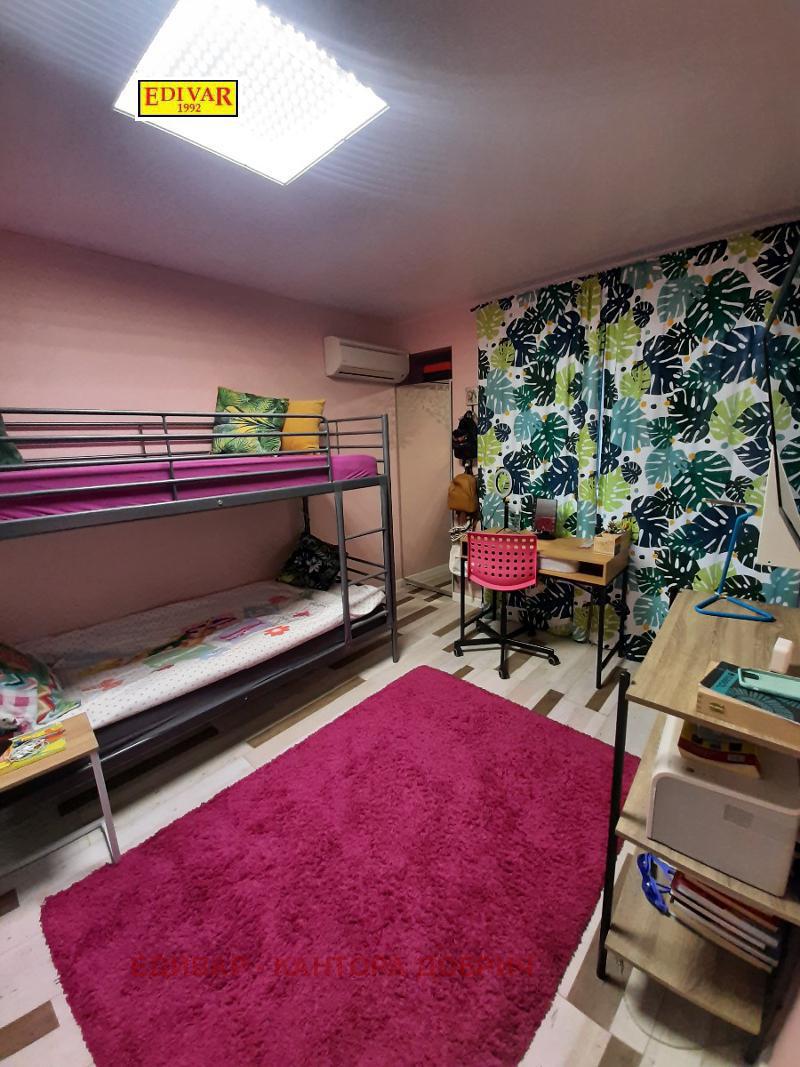 Продава 4-СТАЕН, гр. Добрич, Център, снимка 12 - Апартаменти - 54094775