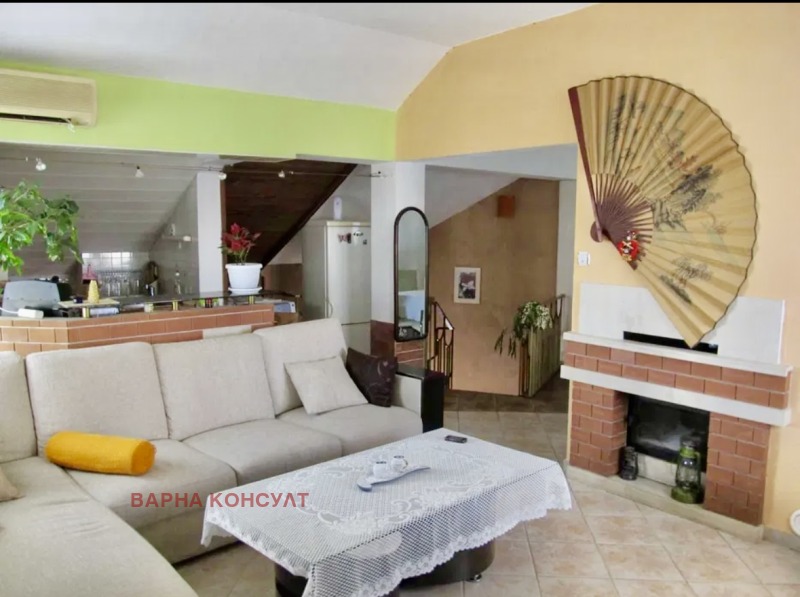 Продава МНОГОСТАЕН, гр. Варна, Колхозен пазар