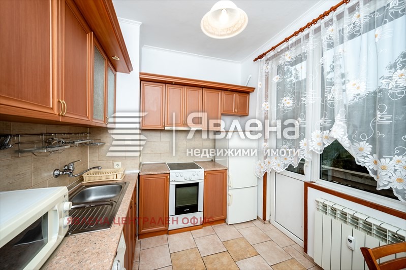 Продава 3-СТАЕН, гр. София, Център