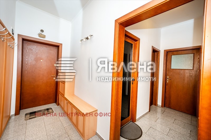 Продава 3-СТАЕН, гр. София, Център, снимка 12 - Апартаменти - 56487393