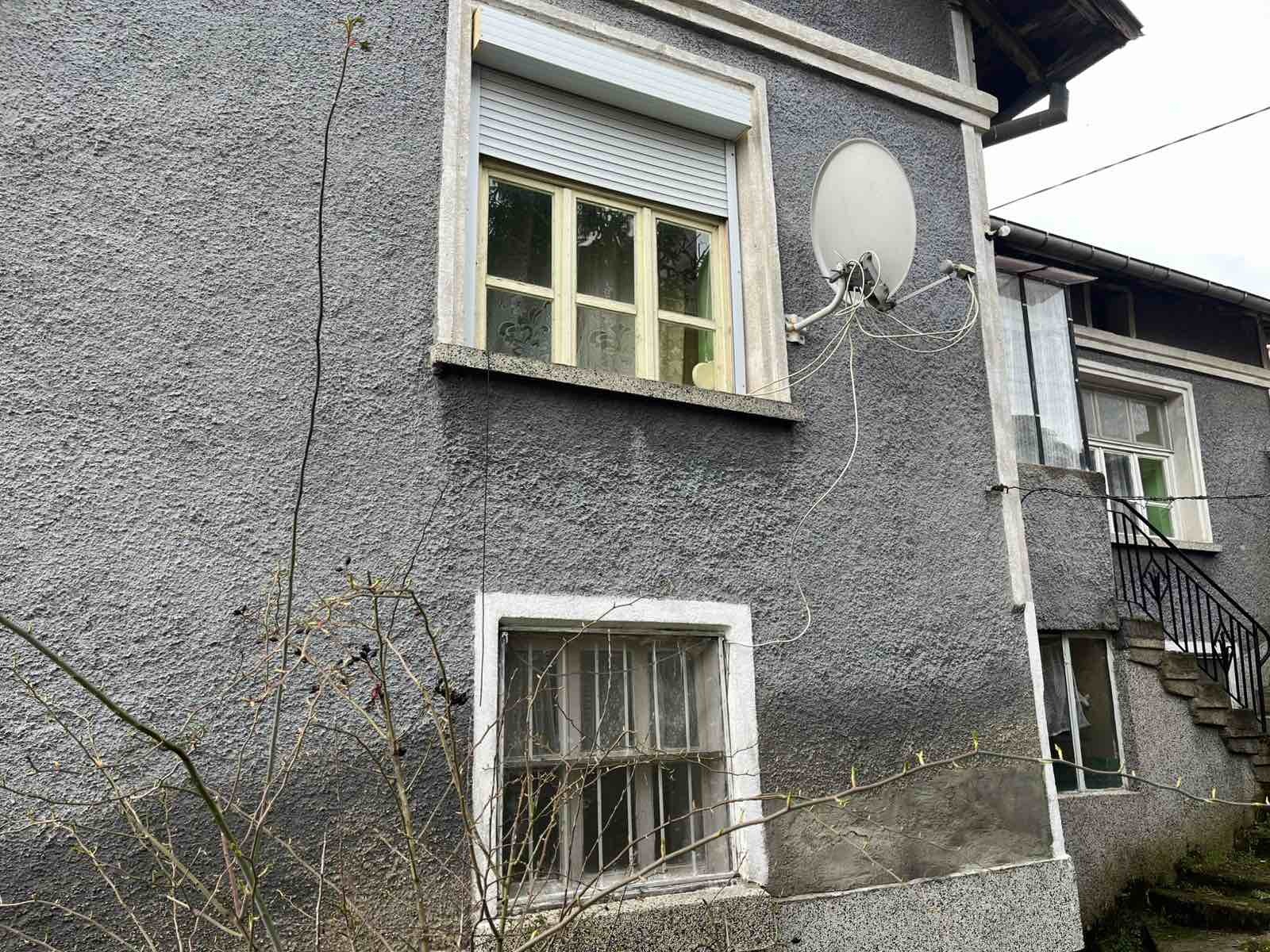Продава КЪЩА, с. Средногорово, област Стара Загора, снимка 2 - Къщи - 54111590