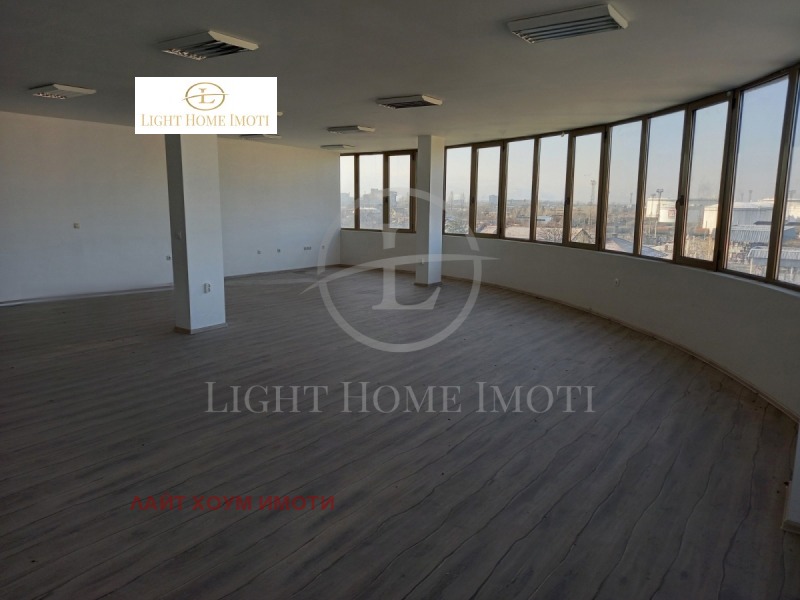 En venta  Oficina Plovdiv , Karshiyaka , 84 metros cuadrados | 66862117