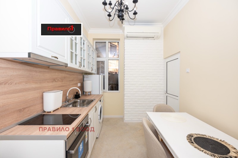 Продава ЕТАЖ ОТ КЪЩА, гр. Пловдив, Център, снимка 14 - Етаж от къща - 53259973