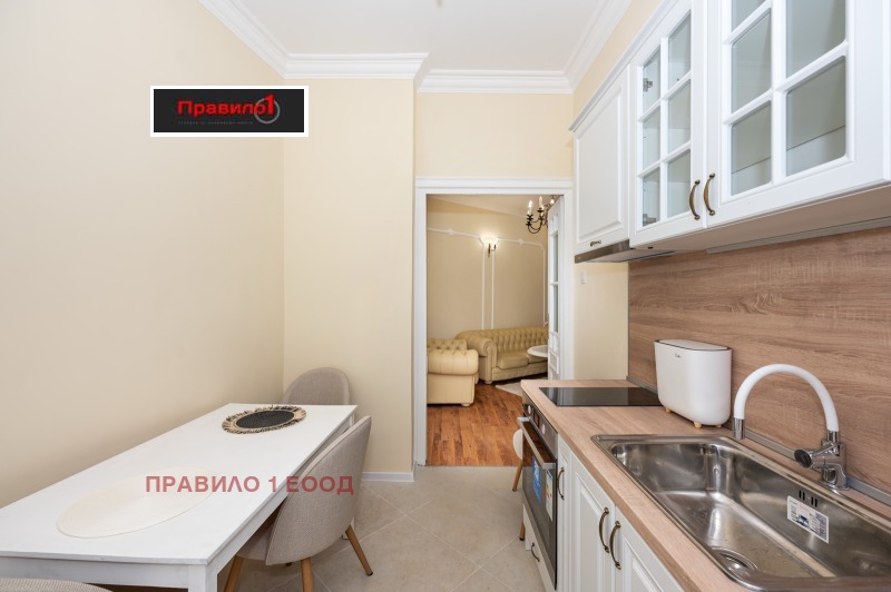 Продава ЕТАЖ ОТ КЪЩА, гр. Пловдив, Център, снимка 11 - Етаж от къща - 53259973