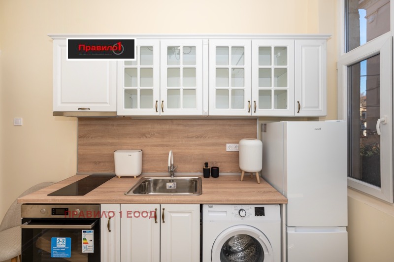 Продава ЕТАЖ ОТ КЪЩА, гр. Пловдив, Център, снимка 6 - Етаж от къща - 53259973