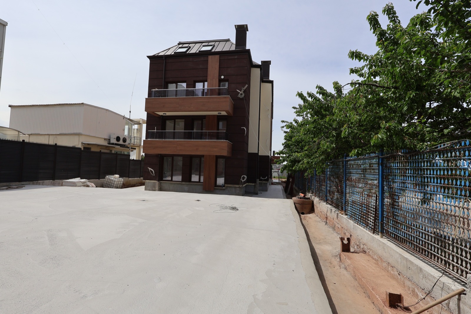 Продава МНОГОСТАЕН, гр. София, Младост 1