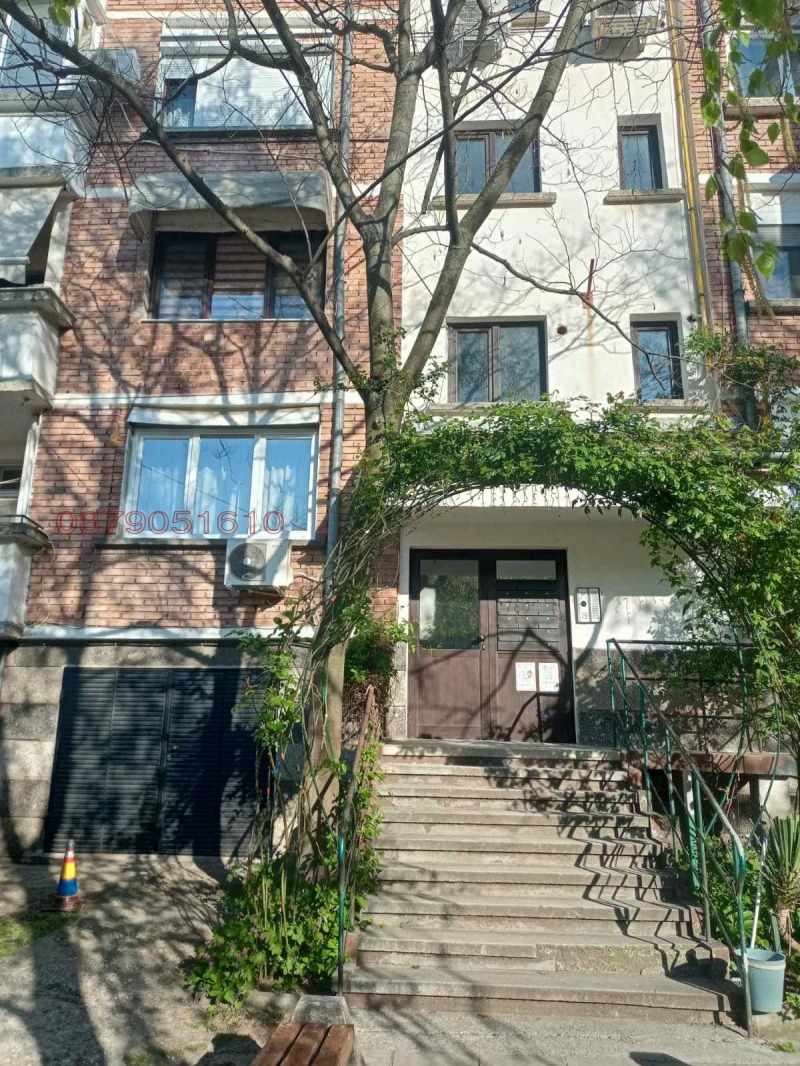 Продава 3-СТАЕН в град Монтана, Идеален център - 100 кв.м / 150 000 € » 293 374.50 лв.