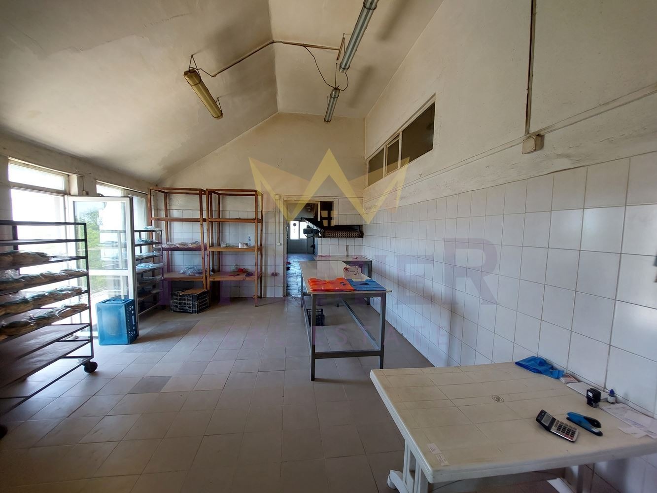 Продава ПРОМ. ПОМЕЩЕНИЕ | Imot.bg — изображение 4