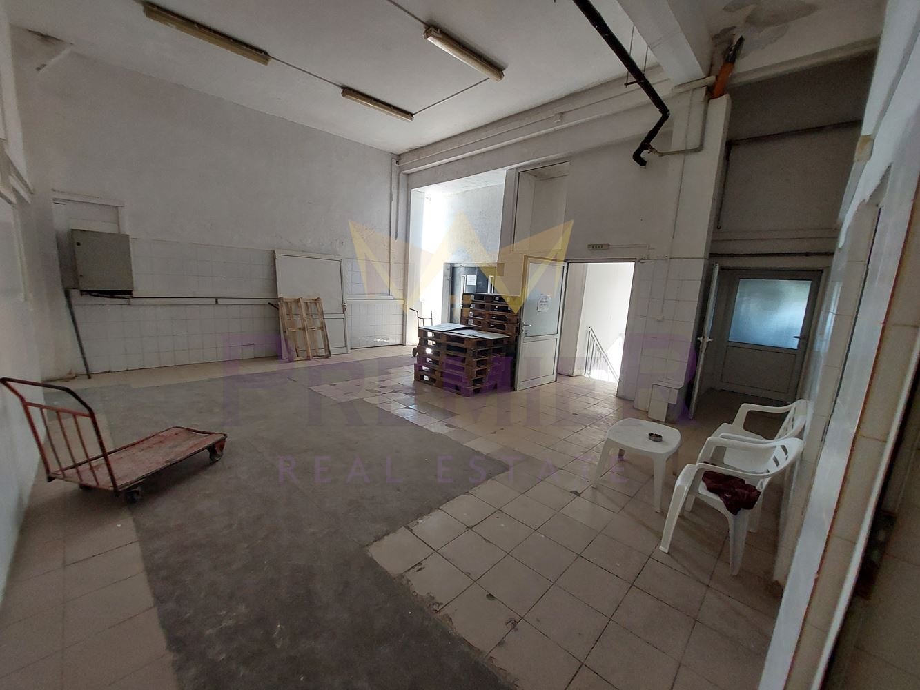 Продава ПРОМ. ПОМЕЩЕНИЕ | Imot.bg — изображение 2